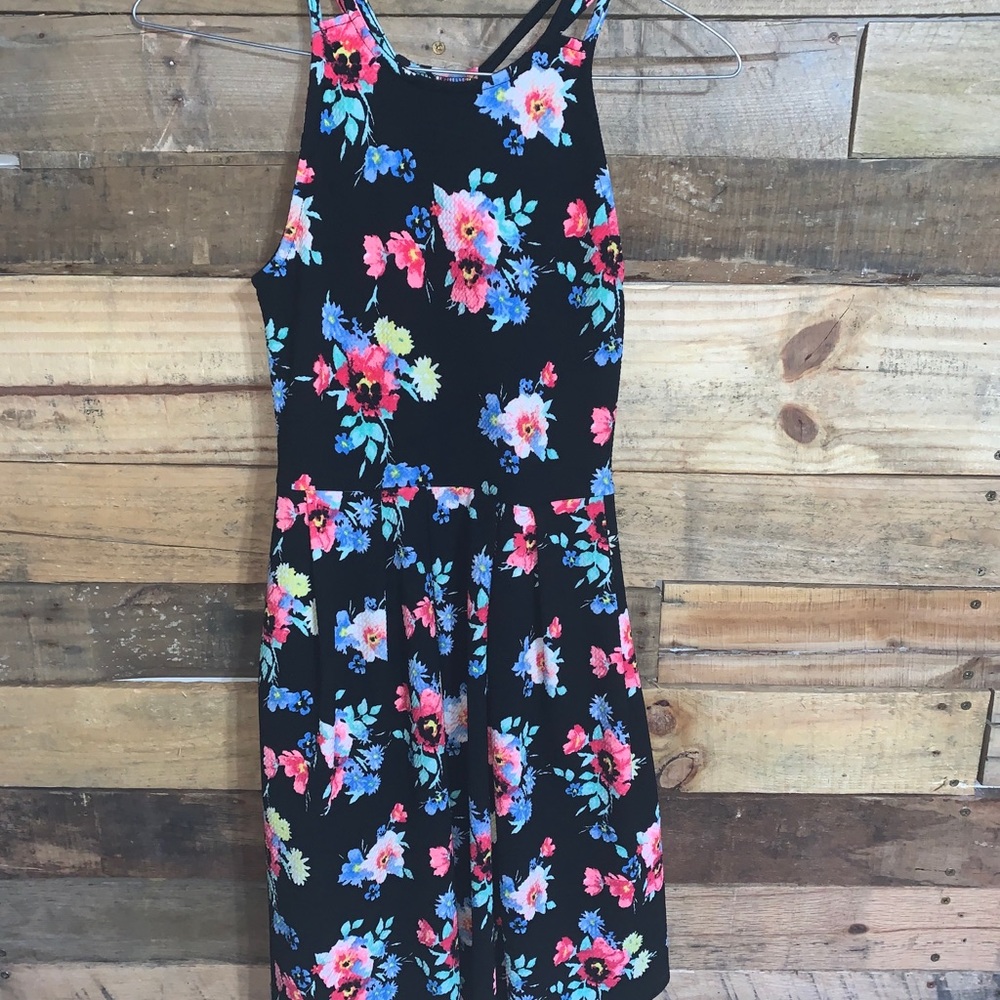 Floral Dress w/ Pockets